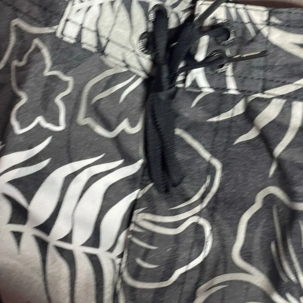 Speedo Swim trunks Size Large 4-Way Comfort Stretch UPF 50+ Z-352‎